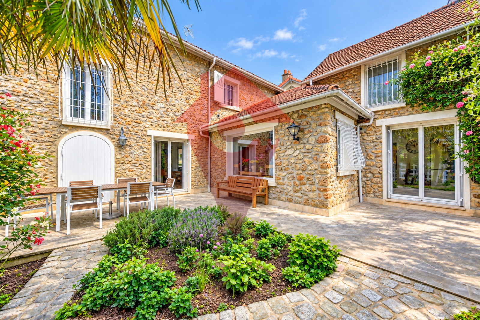 Maison 10 pièces 360 m² · à Orgeval · 360 m² · 895 000 €